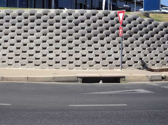 A Loffelstein retaining wall system used for garden terracing.